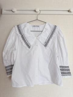 ZARA 刺繍入り襟ブラウス ホワイト Sサイズのサムネイル