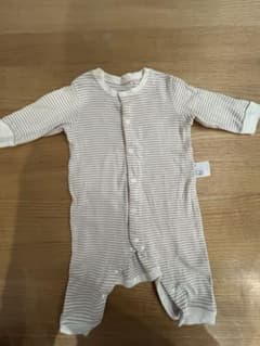 ユニクロベビー　ストライプロンパース　2枚セット販売のサムネイル
