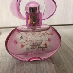 フェラガモ 香水 インカントブルーム 30mlのサムネイル