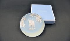WEDGWOOD ジャスパー プレート 牛 干支 皿 - メルカリ