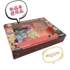 1271　鬼滅の刃　ダイカット アクリルクロック ２ おしゃれな置き時計 レッド