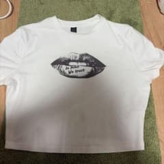 SHEIN クロップド丈 半袖Tシャツ リッププリントのサムネイル