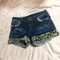 ショートパンツのサムネイル