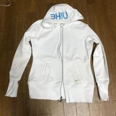 パーカー ナイキのサムネイル