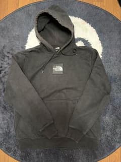 THE NORTH FACE スクエアロゴ パーカー ブラックのサムネイル
