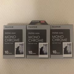 FUJIFILM instax mini MONO CHROME 期限切れのサムネイル