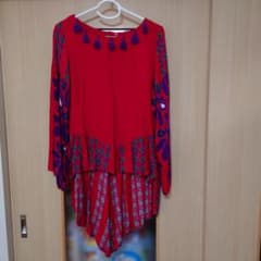 【稲荷様専用】チャイハネ　トップスのサムネイル