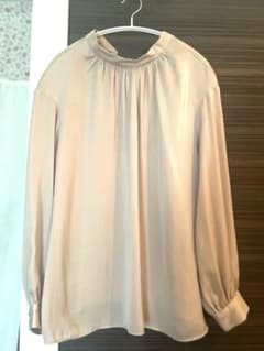 美品　GU ジーユー シアーブラウス ピンクベージュ Sサイズのサムネイル