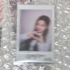 NMIXX ソリュン expergo DMM 直筆サイン入り ポラロイド - メルカリ