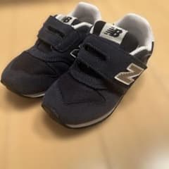 New Balance 15.5センチ　ネイビー スニーカーのサムネイル
