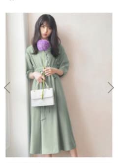 齋藤飛鳥(乃木坂46)リボンベルト付きVネックワンピースのサムネイル