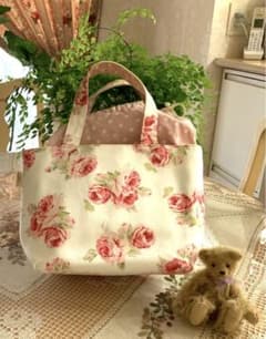 うさぎさん専用です❣️ローラアシュレイ ♡お弁当袋のサムネイル