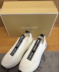MICHAEL KORS ホワイト スリッポン スニーカー　新品 未使用 MICHAEL KORS マイケルコース スリッポン スニーカー ホワイト 25