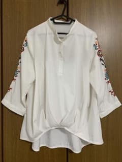 刺繍ブラウスのサムネイル