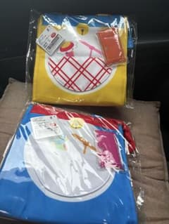 超メルカリ市価格ドラえもん 保冷バッグ 2種セット どこでもドア保冷剤チャーム付のサムネイル