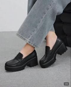 SHEIN 厚底黒ローファーのサムネイル