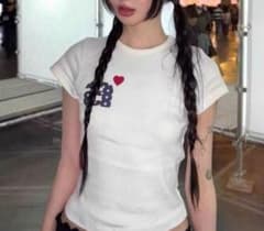 aeae T셔츠 화이트 탑스 컷소우 한국 로고 하트