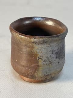 備前焼 小山末廣作 「備前窯変ぐい呑」 陶印有り - メルカリ