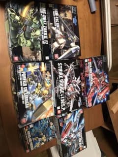 ガンダムプラモデルのサムネイル