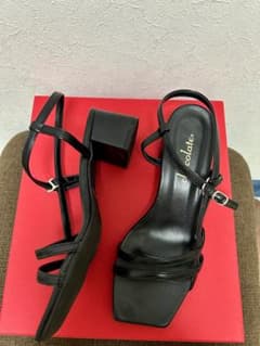 ブラックストラップサンダルのサムネイル