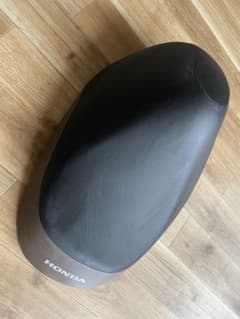 HONDA ディオ(AF62) AF68 ベース付シート 黒/茶Dioのサムネイル