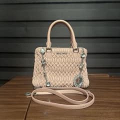 MIU MIU マテラッセ クリスタル ハンドバッグ ピンクのサムネイル