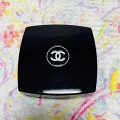 CHANEL シャネル　プードゥル　ルミエール　グラッセ　フェイスパウダーのサムネイル