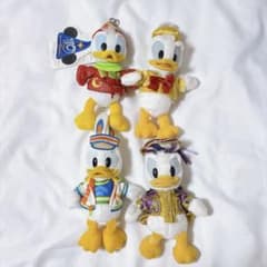 ディズニー ドナルドダック ぬいぐるみバッジ 4体セット - メルカリ