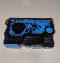 仮面ライダーゼロワンシューティングウルフプログライズキーのサムネイル