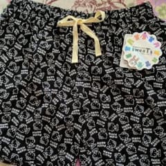 ☆新品☆　キティちゃんハーフパンツ　短パンのサムネイル
