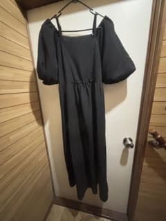 オフショルダー パフスリーブ 黒 ロングワンピースのサムネイル