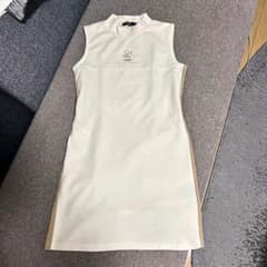 【美品、完売品】ハチヤーズ　モックネック　ノースリーブ　ワンピース　オフホワイト 美品、完売品】ハチヤーズ モックネック ノースリーブ ワンピース オフ