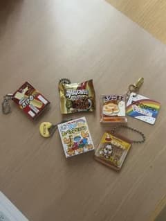 ガチャガチャ　キーホルダー　セット　食べ物　まとめ売りのサムネイル