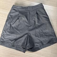 グレー ショートパンツのサムネイル
