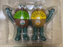 新品キウイブラザーズ特大フィギュア - メルカリ