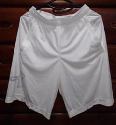 【UNDER ARMOUR】 ショートパンツ ホワイト SMのサムネイル