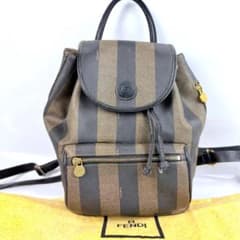 美品】フェンディ FENDI ペカン柄 リュック ロゴ ゴールド金具 - メルカリ