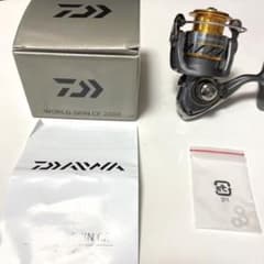 専用　ダイワ　WORLD SPIN CF 2000 リールのサムネイル