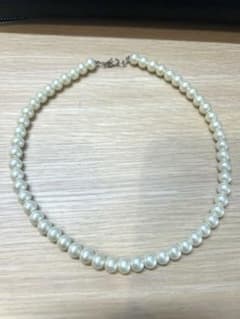 パール調ネックレス 40cm 大粒10mm ホワイト系 フォーマル 冠婚葬祭のサムネイル