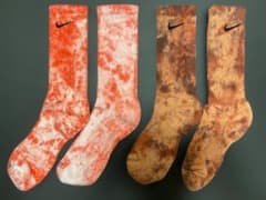 23〜25】ナイキ ソックス 2足セット MD タイダイ レッド ブラウンのサムネイル