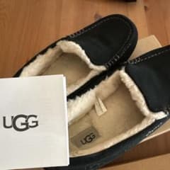 UGGのサムネイル