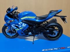 Suzuki 　gsx-r1000 | 99000-79N12-R10のサムネイル