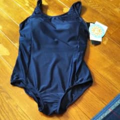 女の子 ワンピース水着のサムネイル