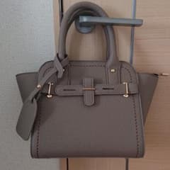 綺麗めバッグのサムネイル