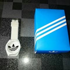 adidas 腕時計のサムネイル