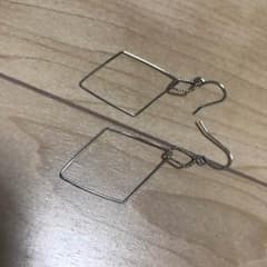 ピアスのサムネイル