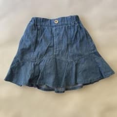 【本日限定値下げ】デニムスカート 黒パン付き 140cmのサムネイル