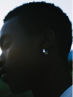 ま*ん様 (片耳) Llife PEBBLE PIERCE Llife PEBBLE PIERCE(片耳のみ) - メルカリ