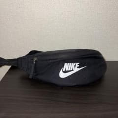 ナイキ　ショルダーバックのサムネイル