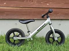新潟県上越より　VITUS バランスバイク シルバー　検）ストライダー